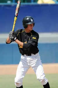 Kirk Singer had two hits to lead Long Beach State on Sunday.