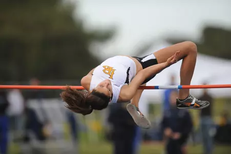 2010_05_01_Macey_Sara_at_SteveScott_01