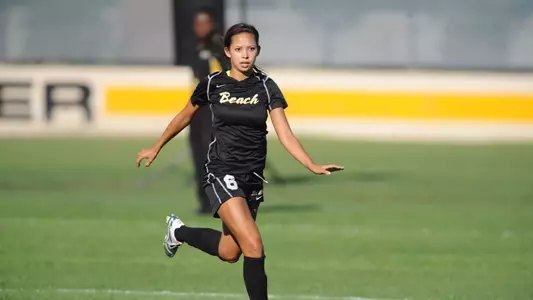 Shawna Gordon had three shots in the 49ers' 1-0 loss at Saint Mary's.