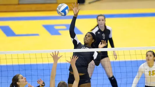 Michelle Osunbor finished with nine kills and eight blocks on the night.