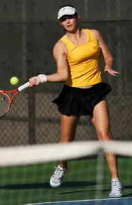 Deborah Armstrong advanced to the singles semifinals in the blue flight.