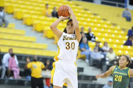 Freshman Sendy Valles had a game-high 16 points at Pacific.