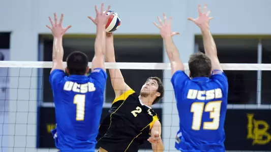 Junior Jim Baughman finished with a match-high 13 kills in a 3-0 win over UCSB.