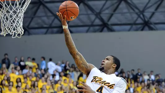 Long Beach State vs. Cal State Fullerton, Jan. 29, 2011 (Photo by Stephen Carr/LBSU Athletic Media Relations)