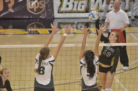 Delainey Aigner-Swesey led the 49ers with 17 kills on Saturday.