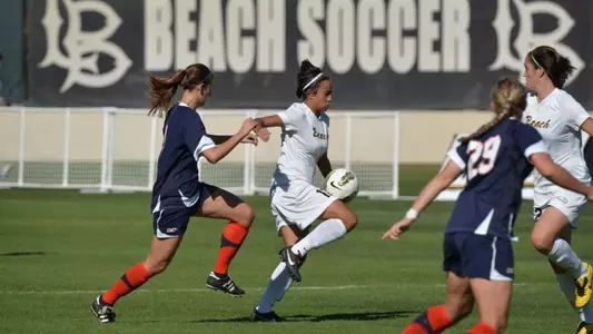 10/9//11 - Nadia Link (12) of the Long Beach State Women's Volleyball team as they host Cal State Fullerton at the George Allen field in Long Beach.
Photo by Steven Georges/Long Beach State
