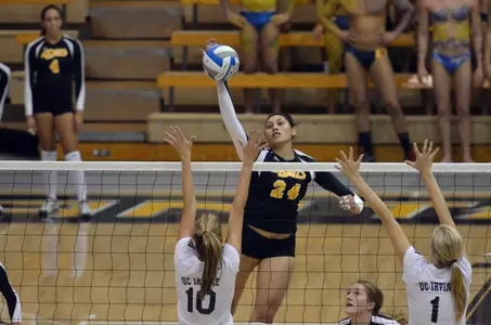 Alma Serna scored a career-high 12 kills Saturday against Pacific.