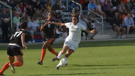 Junior Nadia Link has been named the Big West Women's Soccer Offensive Player of the Week.<br><i>(Photo by Steven Georges)</i>