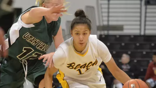 Hallie Meneses (11) of the Long Beach State Women's Basketball team.
Photo by Steven Georges/LBSU