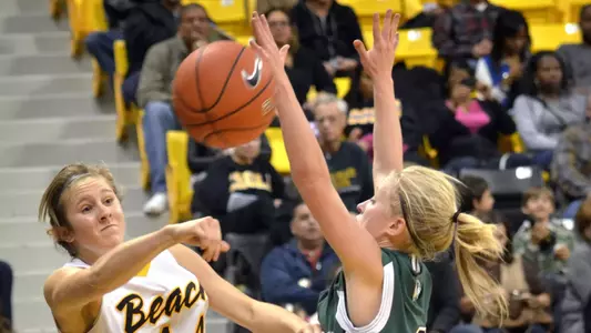 Lauren Spargo (44) of the Long Beach State Women's Basketball team.
Photo by Steven Georges/LBSU