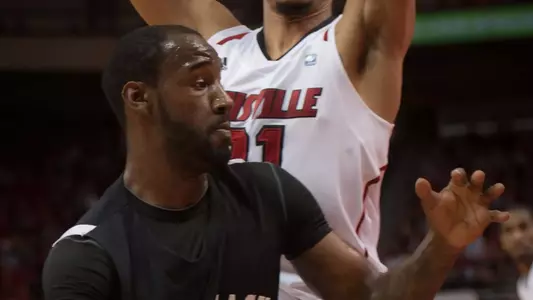 T.J. Robinson - Long Beach State at Louisville (Nov. 28, 2011)