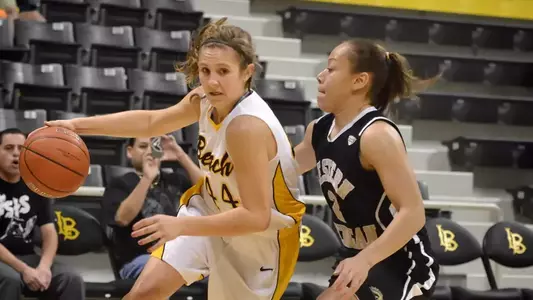 Freshman Lauren Spargo led the 49ers to a 76-56 win over Western Michigan with a career-high 18 points.