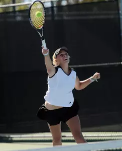 Sarah Cantlay won in straight sets Thursday for the 49ers.