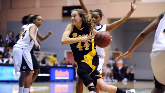 Senior Melanie Lisnock had a season-high 16 points.