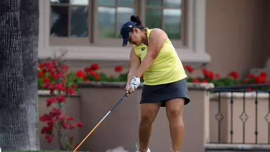Simone Hoey (Photo by Stephen Carr/LBSU Athletic Media Relations)