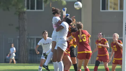 Senior Shawna Gordon scored the game-winning goal in a 2-1 victory at No. 25 USC.