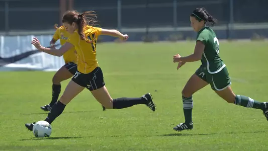Junior defender Jenny Soza (11). (Photo by Steven Georges/Long Beach State)