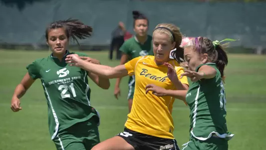 Freshman midfielder Taylor Nelson (5). (Photo by Steven Georges/Long Beach State)