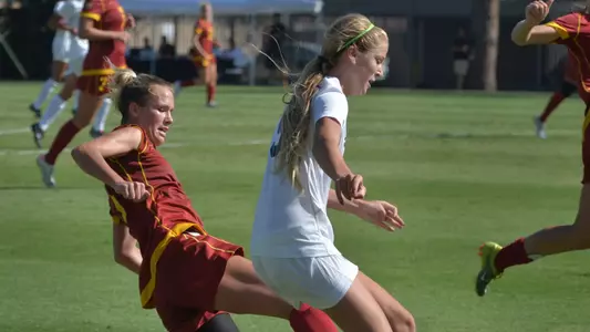 Freshman midfielder Taylor Nelson. (Photos by Steven Georges/LBSU)