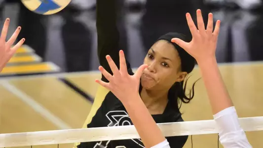 8/20/11 - Janisa Johnson (10) of the Long Beach State Women's Volleyball team as they play UMBC during the Long Beach State Mizuno Invitational at the Pyramid.
Long Beach went on to win 3-0.
Photos by Steven Georges/Long Beach State