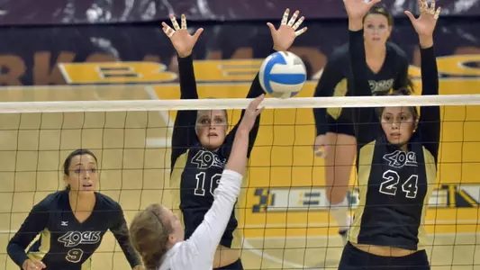 8/20/11 - Delainey Aigner-Swesey (16) and Alma Serna (24) of the Long Beach State Women's Volleyball team as they play UMBC during the Long Beach State Mizuno Invitational at the Pyramid.
Long Beach went on to win 3-0.
Photos by Steven Georges/Long Beach State