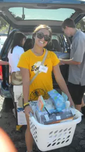 Haylee Eguchi was one of over 300 student-athletes to help new students move in on Saturday.