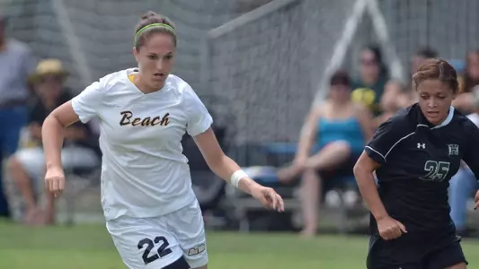 9/4/11 - Nicole Hubbard (22) of Long Beach State Women's Soccer in a match against Hawaii at Long Beach. Photo by Steven Georges/Long Beach State