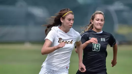 9/4/11 - Jenny Soza (11) of Long Beach State Women's Soccer in a match against Hawaii at Long Beach. Photo by Steven Georges/Long Beach State