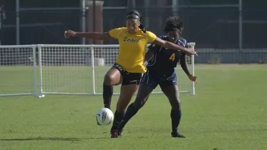 9/9//11 - Jazz Strozier (15) Long Beach State Women's Soccer team.
Photo by Steven Georges/Long Beach State