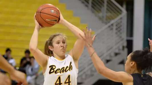 1/7/12 - Lauren Spargo (44) of the Long Beach State Women's Basketball team.
Photo by Steven Georges/LBSU