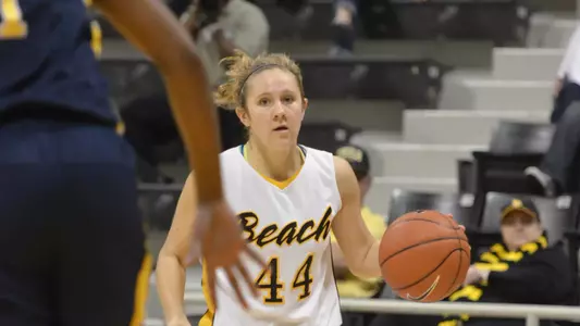 Lauren Spargo (44) of the Long Beach State Women's Basketball team.
Photo by Steven Georges/LBSU