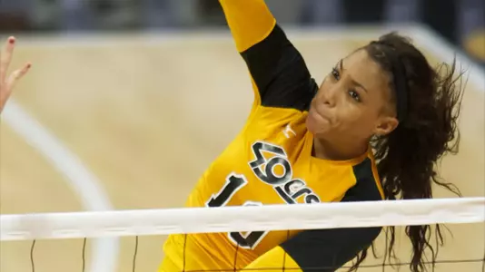 Janisa Johnson finished with 15 kills and 15 digs for the 49ers.
