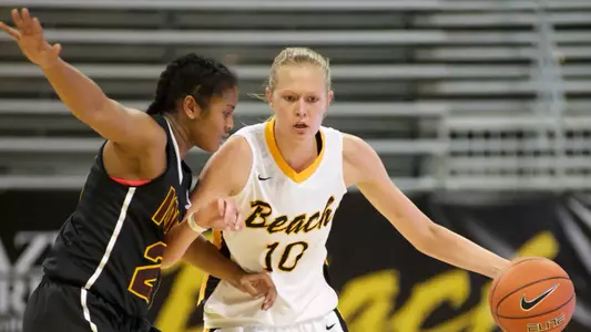 Ella Clark in the game against Iona at the Walter Pyramid on Sun., Nov. 11, 2012.