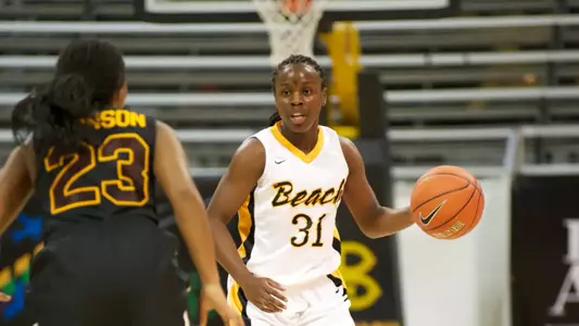 Chantel Dooley in the game against Iona at the Walter Pyramid on Sun., Nov. 11, 2012.