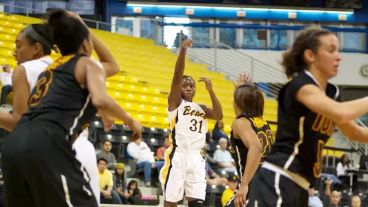 31 in the match against IONA at the Walter Pyramid, Sun., Nov. 11, 2012.