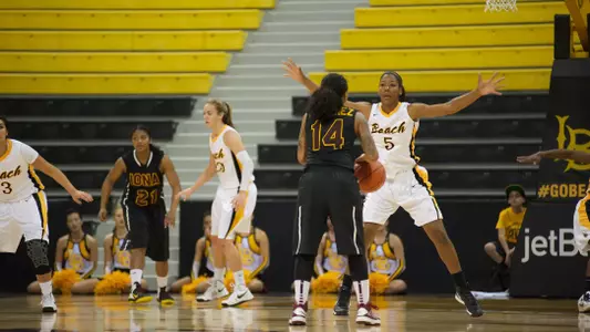 Jade Wilson in the game against Iona at the Walter Pyramid on Sun., Nov. 11, 2012.
