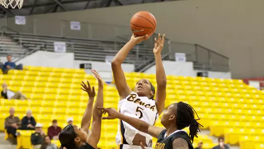 Jade Wilson in the game against Iona at the Walter Pyramid on Sun., Nov. 11, 2012.