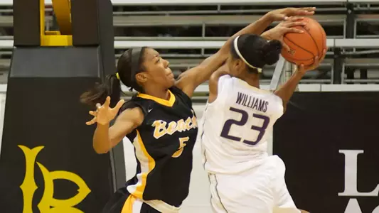 Jade Wilson in the non-conference match against Washington at the Walter Pyramid, Long Beach, Calif. Sun., Nov. 18, 2012.