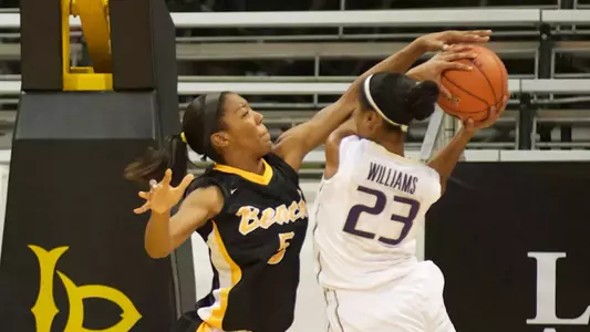 Jade Wilson in the non-conference match against Washington at the Walter Pyramid, Long Beach, Calif. Sun., Nov. 18, 2012.
