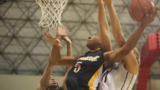 Jade Wilson in the non-conference match against Washington at the Walter Pyramid, Long Beach, Calif. Sun., Nov. 18, 2012.