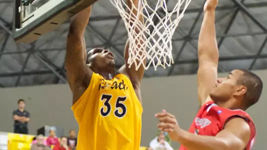 Dan Jennings in the non-conference match against BYU-Hawaii at the Walter Pyramid, Long Beach, Calif., Sat., Dec. 15, 2012.