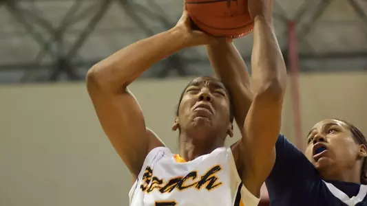 Jade Wilson in the Beach Classic game against Canisius at the Walter Pyramid, Long Beach, Calif., Thu., Dec. 20, 2012.