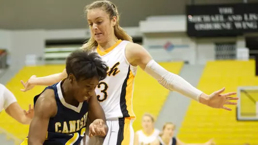 Mary Ochiltree in the Beach Classic game against Canisius at the Walter Pyramid, Long Beach, Calif., Thu., Dec. 20, 2012.