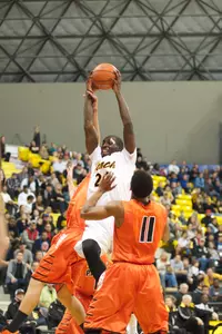 Tony Freeland scored 15 points in his debut as a 49er.
