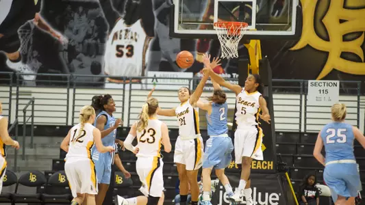 Gabby Kaiser and Jade Wilson