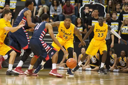 Dan Jennings in the non-conference match against Fresno State at the Walter Pyramid, Long Beach, Calif., Mon., Dec. 3, 2012.