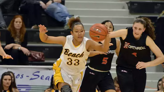 Senior Tipesa Moorer scored a team-high 19 points to lead the 49ers to their first Big West road win at Cal State Northridge.