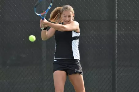 Laura Bernard finished the weekend without taking a loss.