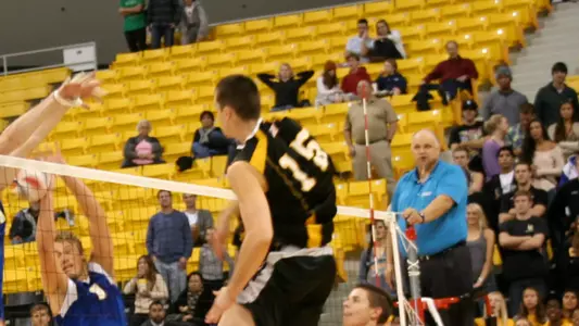 Junior Colten Echave led the 49ers to a 3-1 win over No. 15 UCSB with a career-high 17 kills.