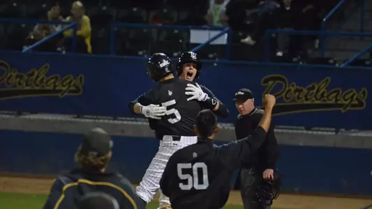 Jeff McNeil scored the winning run in the bottom of the ninth inning.
